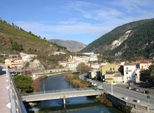 Hotel Le Sorgenti Popoli Luaran gambar